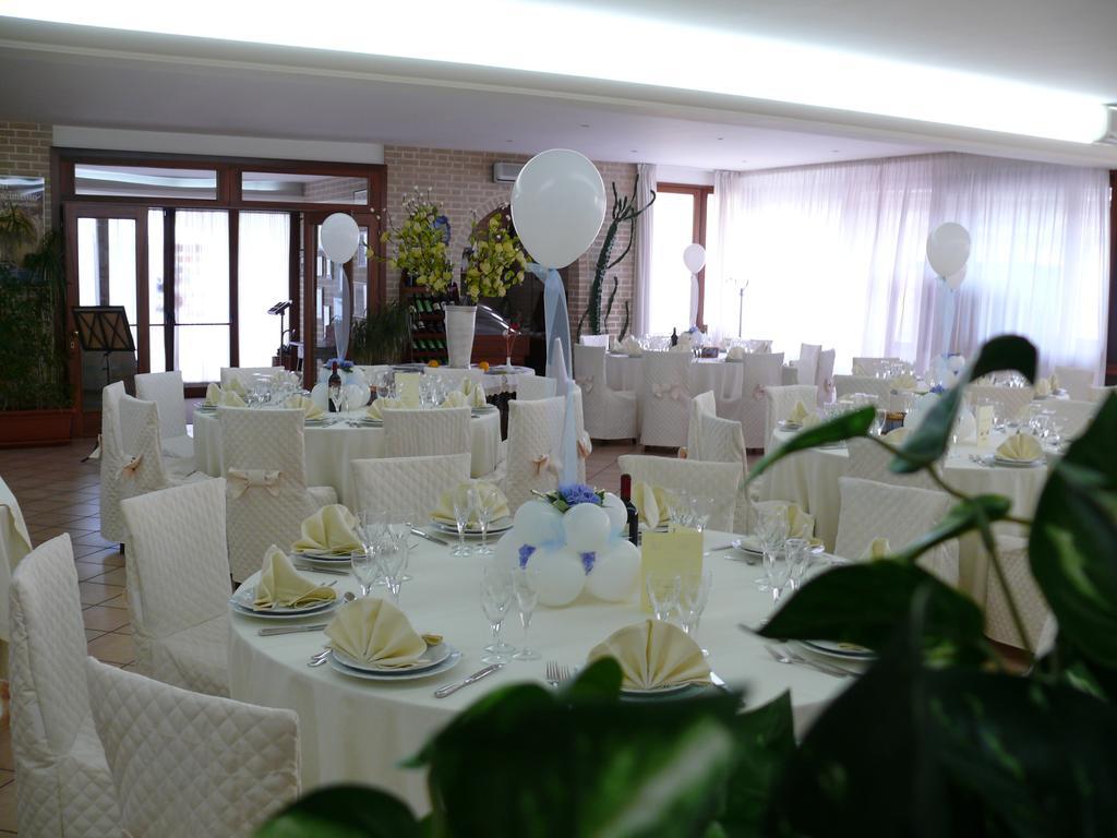 Due Torri Hotel San Severino Marche Exterior photo