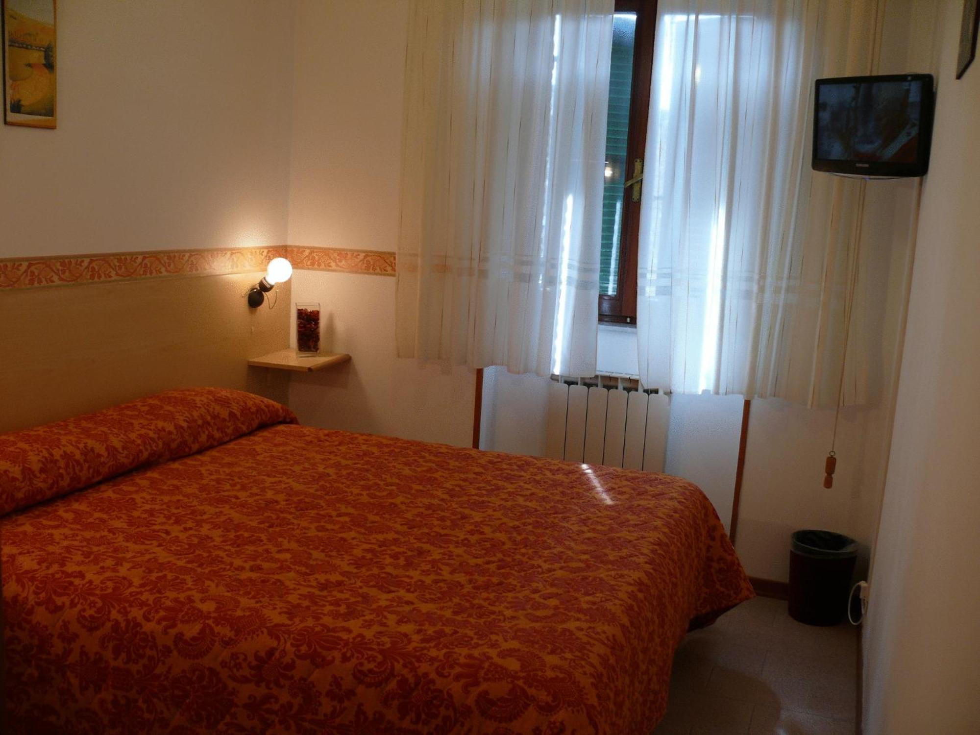 Due Torri Hotel San Severino Marche Exterior photo