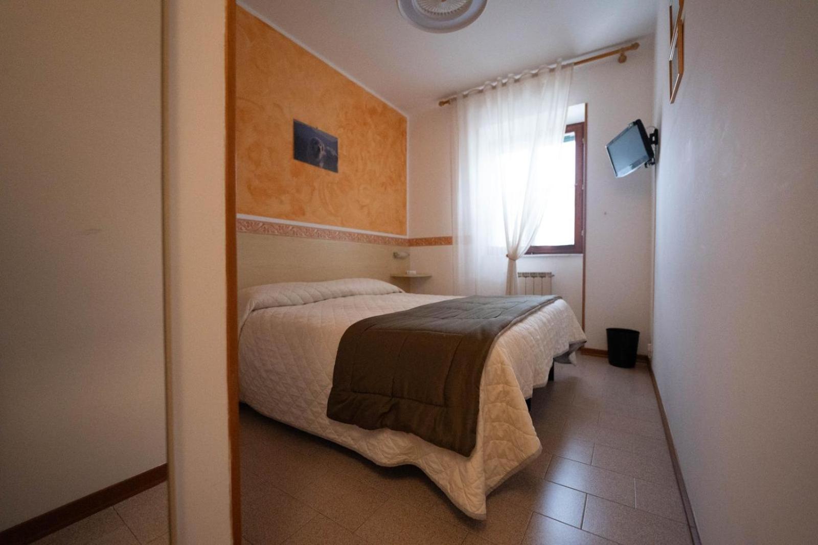Due Torri Hotel San Severino Marche Exterior photo