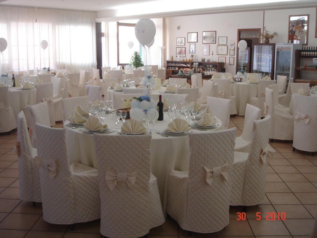 Due Torri Hotel San Severino Marche Exterior photo
