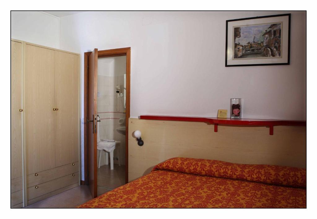 Due Torri Hotel San Severino Marche Room photo
