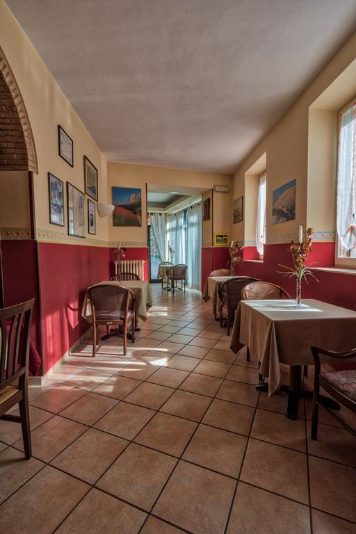 Due Torri Hotel San Severino Marche Exterior photo