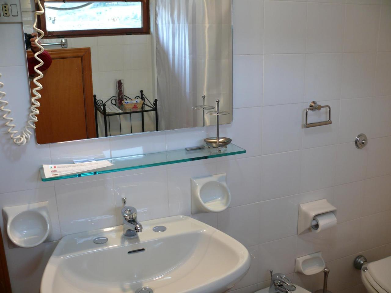 Due Torri Hotel San Severino Marche Exterior photo