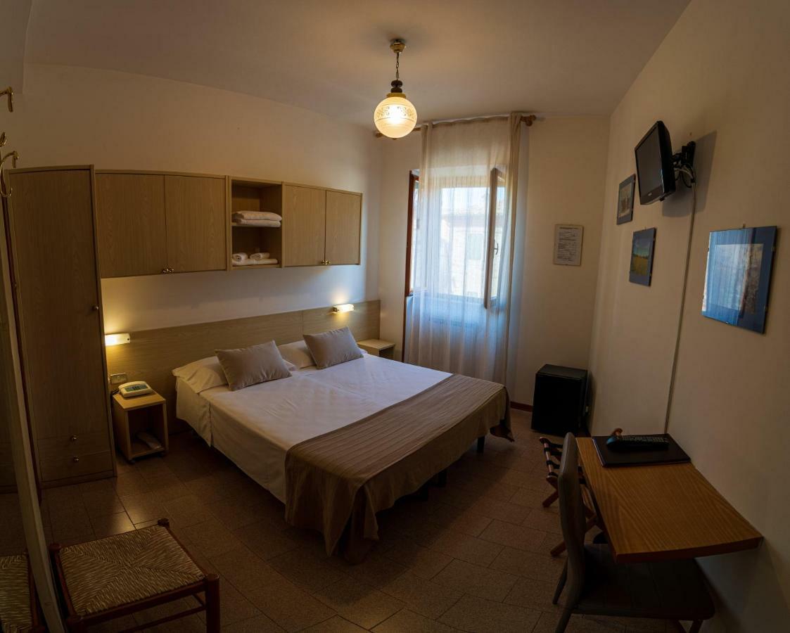 Due Torri Hotel San Severino Marche Exterior photo