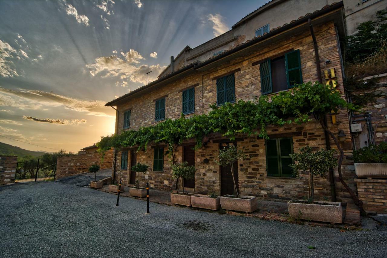 Due Torri Hotel San Severino Marche Exterior photo