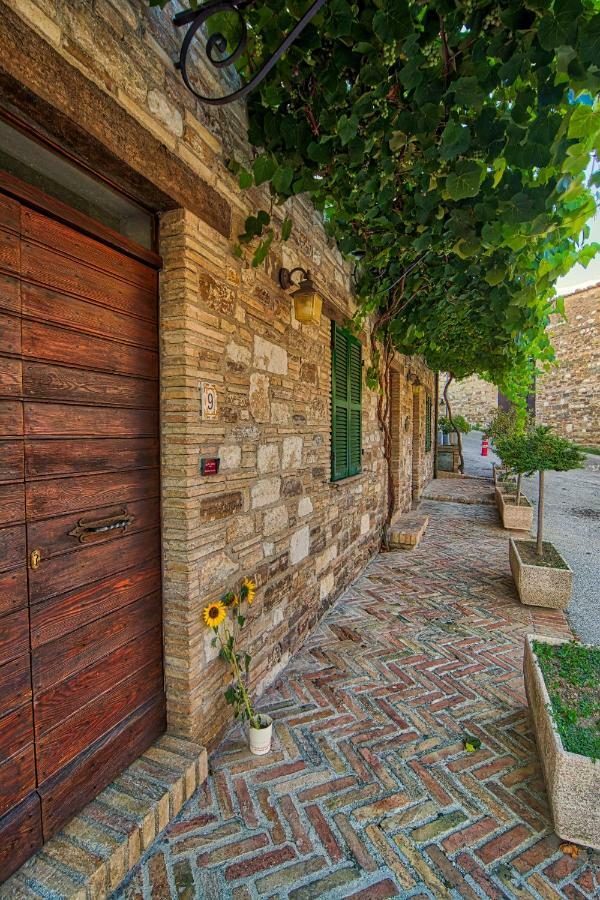 Due Torri Hotel San Severino Marche Exterior photo