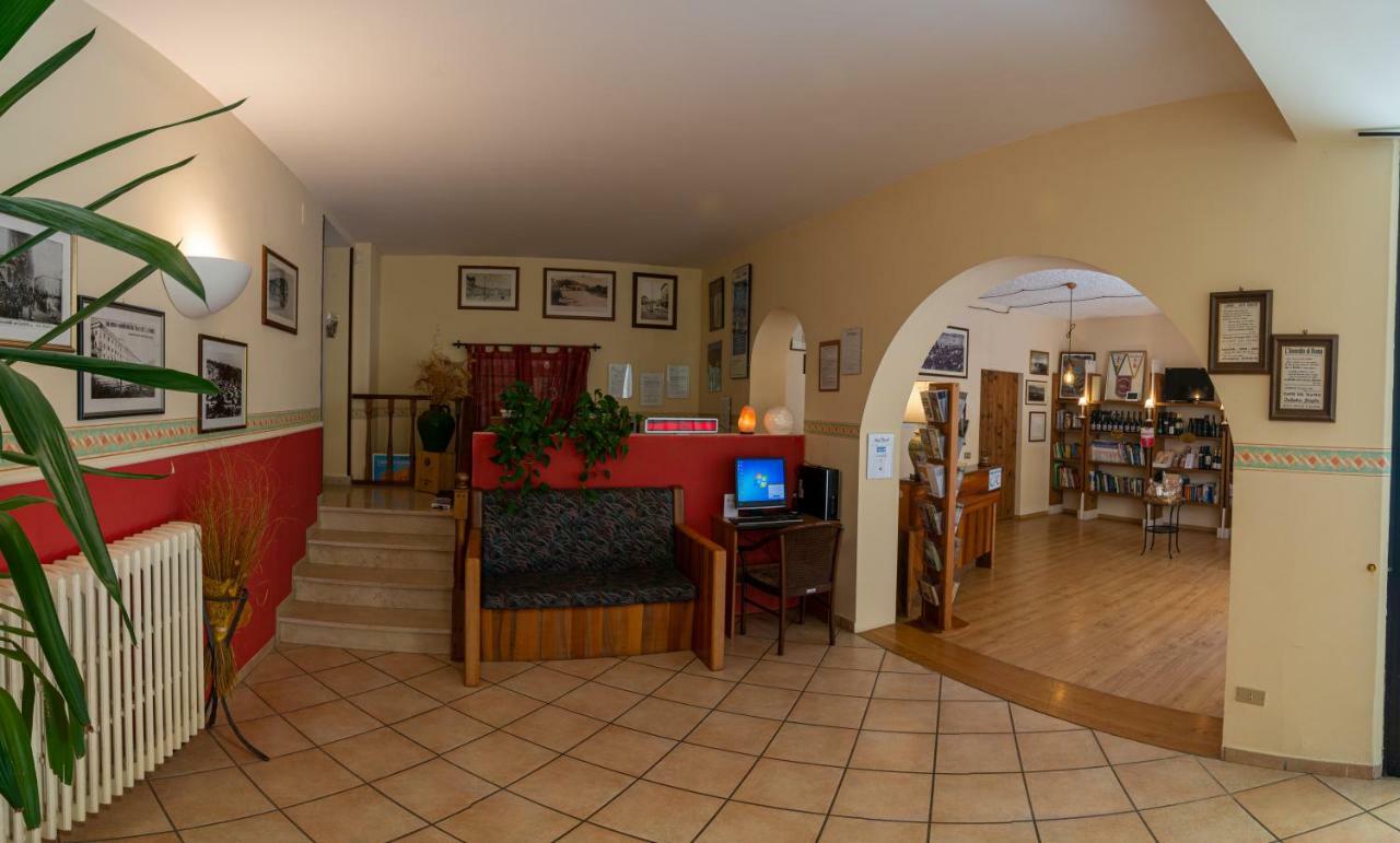 Due Torri Hotel San Severino Marche Exterior photo
