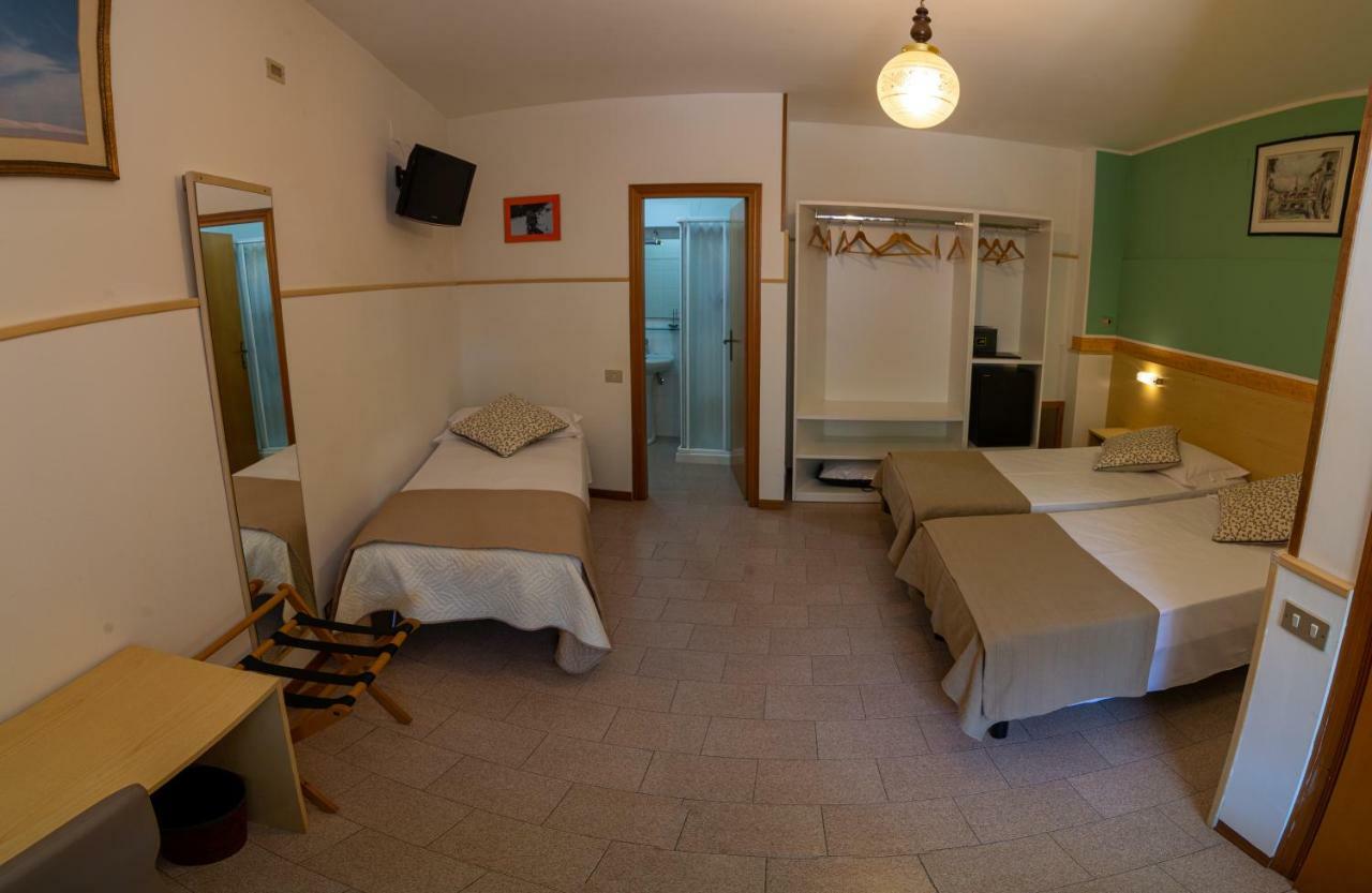 Due Torri Hotel San Severino Marche Exterior photo